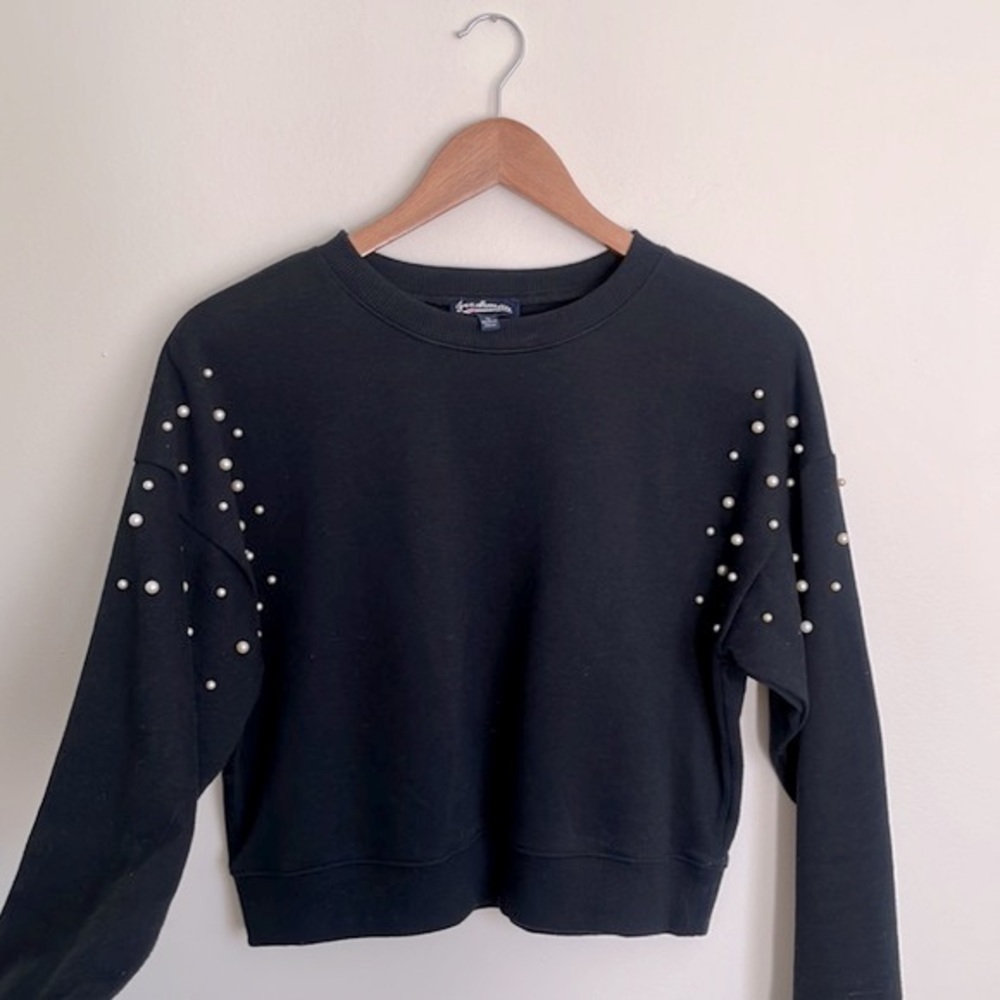 Black Pearl Crop Crew Neck